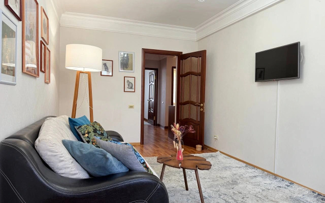 Квартира Просторная 3-комнатная с Видом на Джума Мечеть в Центре Махачкалы