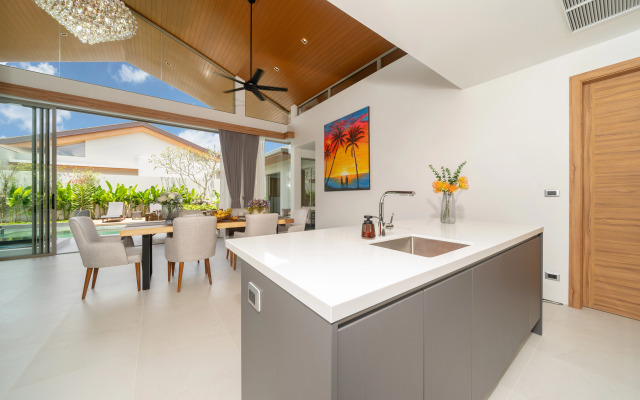 Luxury villa Bangtao with a Tropical Garden Villa