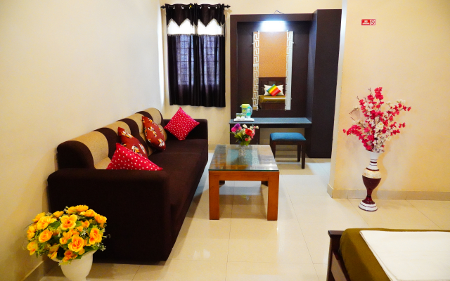 Vjr Mahal and Vinayagam Residency Hotel