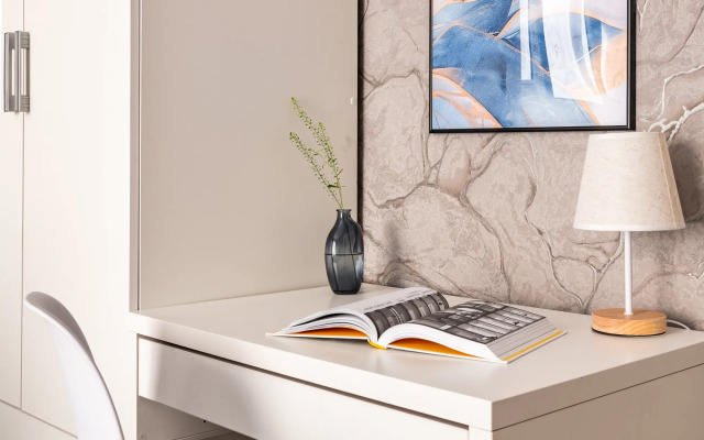 Provans v Lunnom Svete Flat
