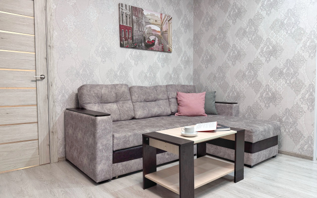 Квартира 2-к на Молодой Гвардии 102А