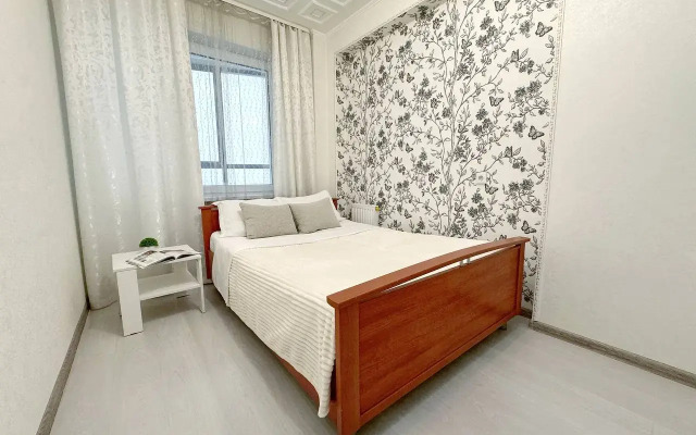 1-K Kvartira Na Oktyabryskom Prospekte 117 Lodging House