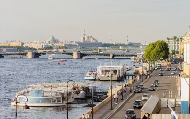 Апартаменты a.m. Rooms Neva Balcony (Angliyskaya Naberezhnaya)