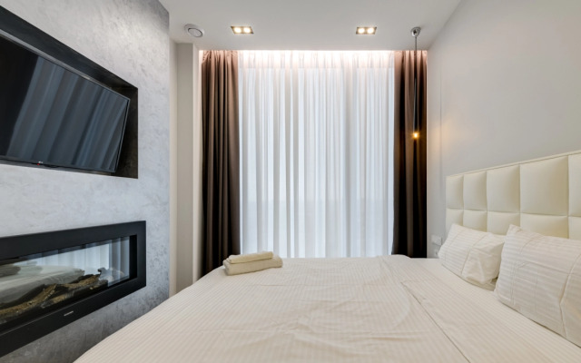 38th Floor, Stylish Apartment with Private Park