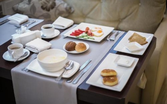 Mirazh Hotel