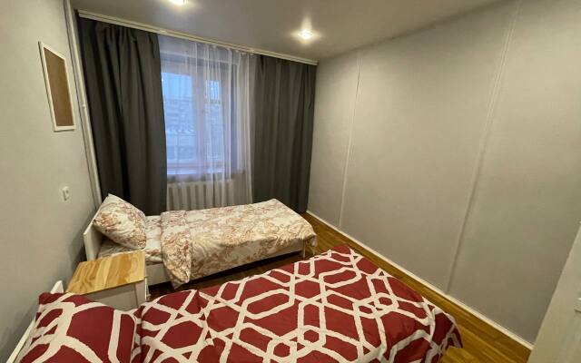 Tolstoy Demonstratsii 38 Flat