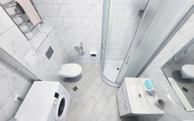 Na 1m etazhe so svoyey zonoy otdykha i oborudovannoy kukhney Flat
