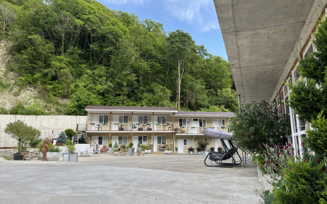 Uda-Cha Guest House