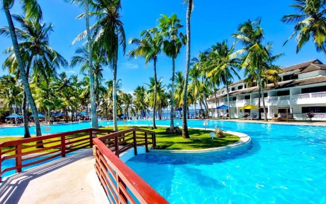Отель PrideInn Flamingo Beach Resort & Spa