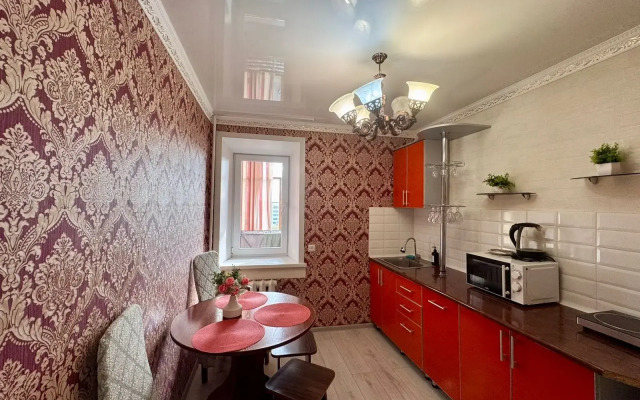 Uyutnaya Polnotsennaya Dvukhkomnatnaya Flat