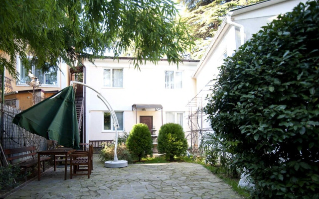 Apartments on Chekhov Street Heart of Yalta 1