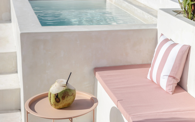 Casa Ateliero Apartment hotel – Pool – Tibubeneng