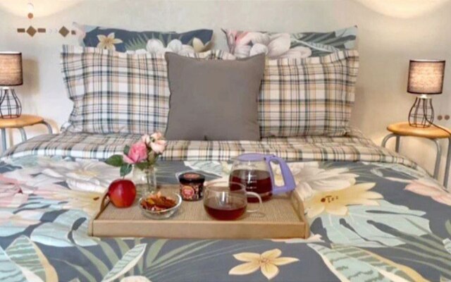 Уютные апартаменты Lora Home на Пражской