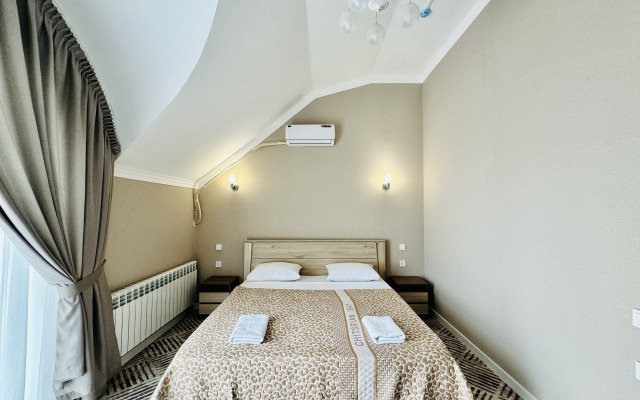 Gold Lion Mini Hotel