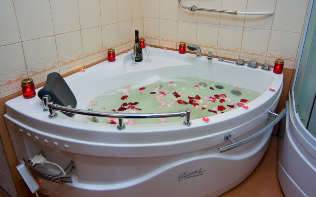 Квартира трёхкомнатная Вельская 1