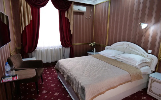 Lion Hotel
