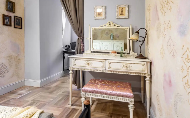 Квартира Старинная с видом на Невский