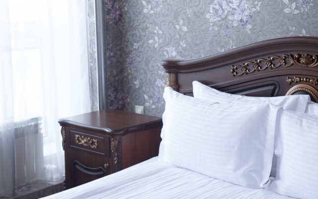 GUSTO Hotel