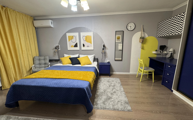 V Zolotom Kvadrate Flat