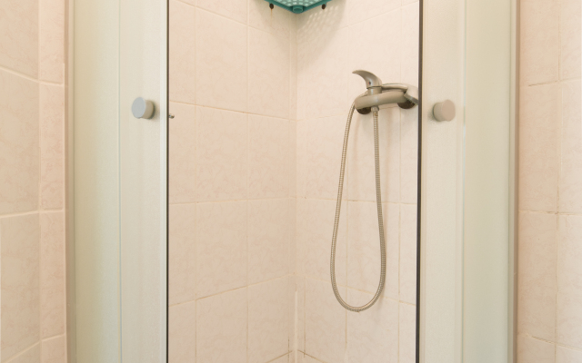 Отель Равена