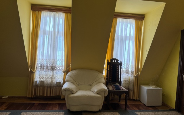 Queen Hotel