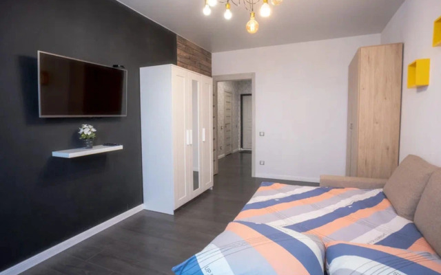 So Stilnym Remontom 1 Apartments