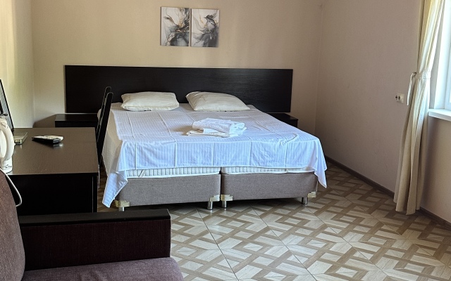 LavHouse Guest House