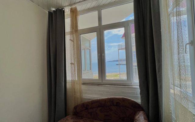 Apartamenty na Cernomorskoj nabereznoj 1g