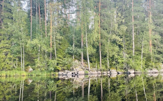 Гостевой дом на воде,хаусбот на р.Вуокса, карельский перешеек
