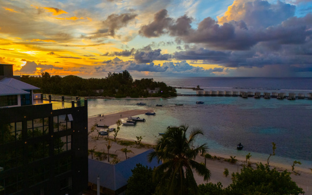Beach Hotel Guraidhoo