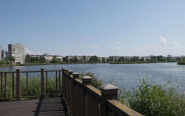 Апартаменты у парка с озером в Петербурге