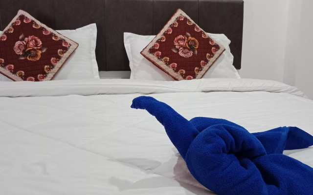 Aaradhya Hotel