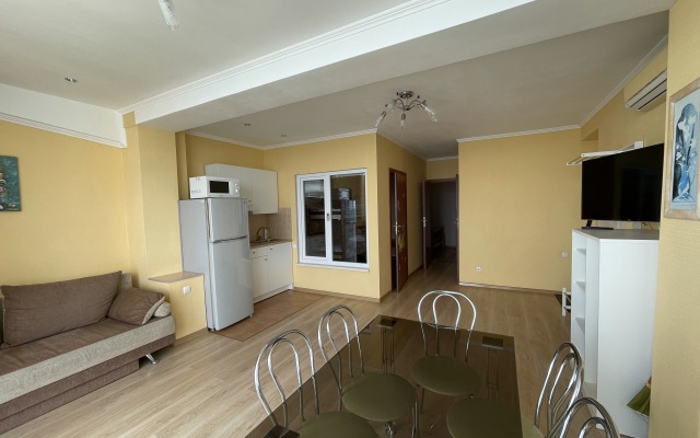 Elling Selena Guest House