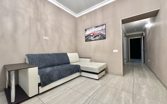 4-Kh Komnatnaya S Basseynom I Saunoy Flat