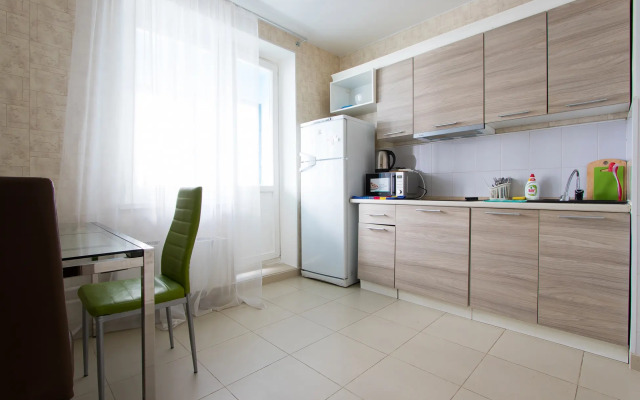 Metro Akademicheskaya Flat