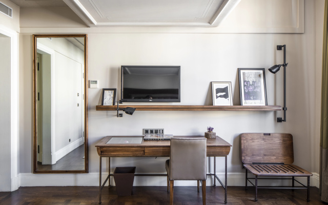 The Bank Istanbul, a Member of Design s