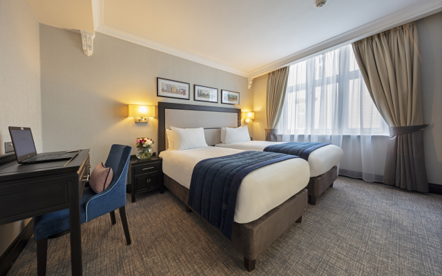 Wellington Hotel by Blue Orchid