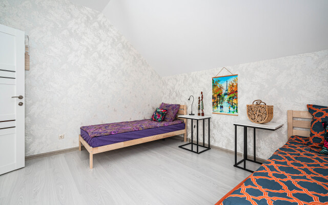 BaltAtlantik nomer v stile Barbi Flat