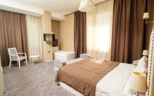 Maestro Hotel