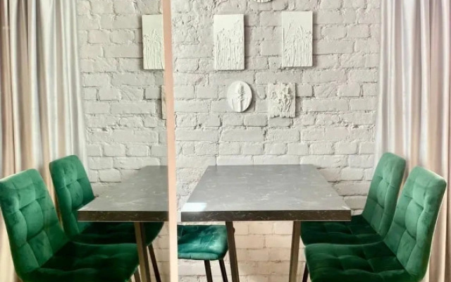 Paradeaparts na Pervomayskoy 13A 1 Apartments