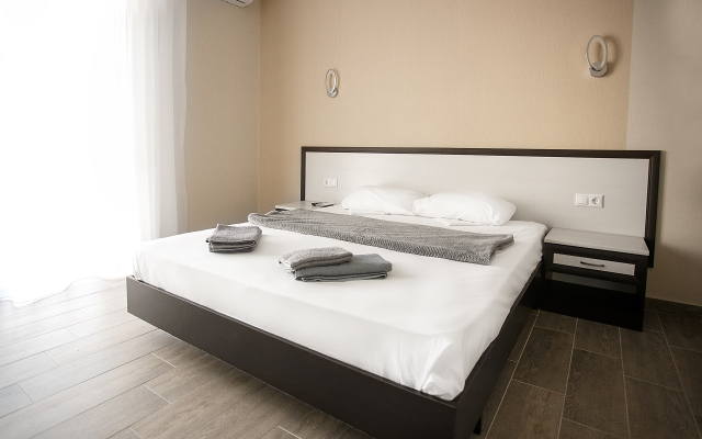 Diamond Delux Guest House