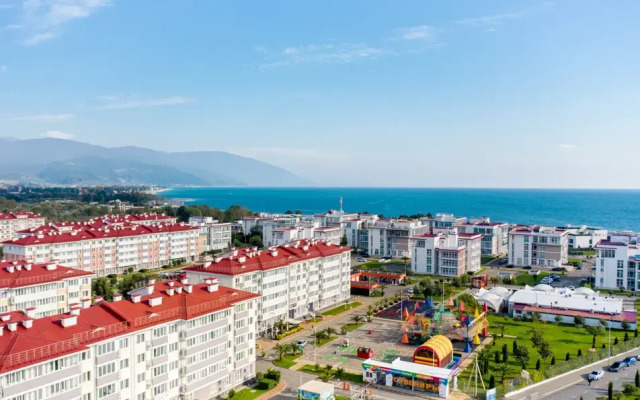 Vmestitel'naya s vidom na more s televizorom v kazhdoy komnate i razdel'nym sanuzlom Flat