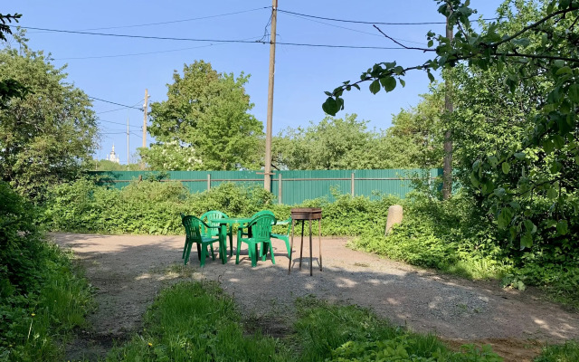 S Otdelnym Vkhodom I Zaezdom Private house