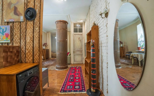 Апартаменты Аутентичная Квартира с Раритетной Печью 19 Века