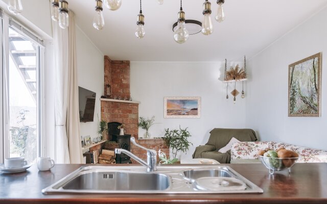 Гостевой Дом с Кипарисами в горах с видом на море