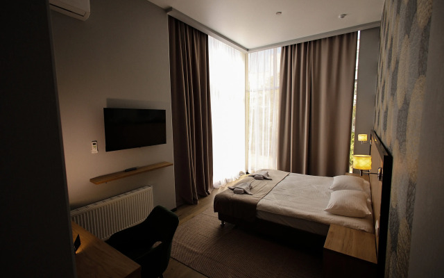 Golden Norris Hotel