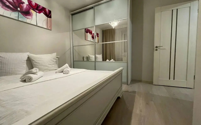 Na Dzerzhinskogo 68/2 Apartments