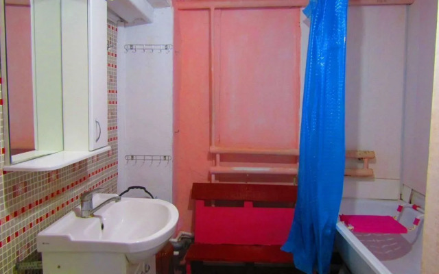 Частный дом С тремя спальнями и большой солнечной верандой