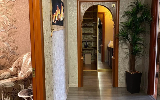 Prostornaya 3-Kh Komnatnaya Kvartira S Kaminom Flat