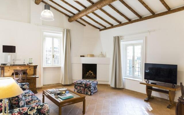 Castello Del Duca Hotel